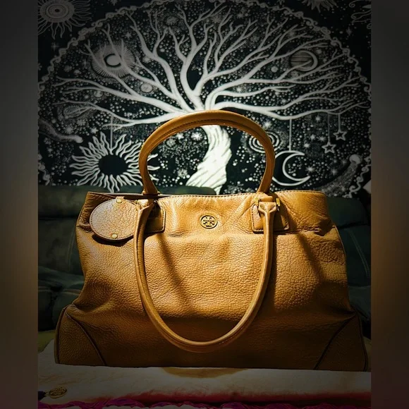 Vintage Y2K Tory Burch Tan soft Leather Tote handbag shoulder bag with scarf - Picture 13 of 17